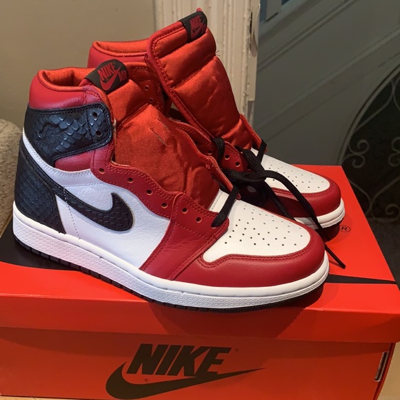 Air Jordan 1 High “Satin Snakeskin” - Picture 3 of 3